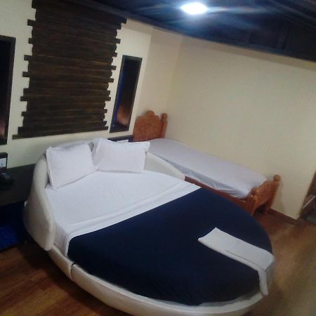 Hotel Anandhiram Heritage Karaikal Esterno foto