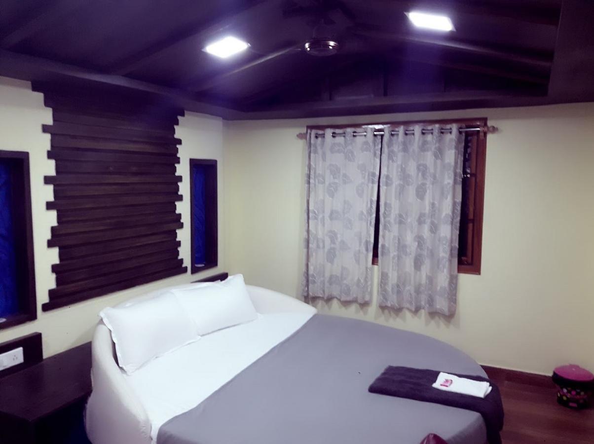 Hotel Anandhiram Heritage Karaikal Esterno foto