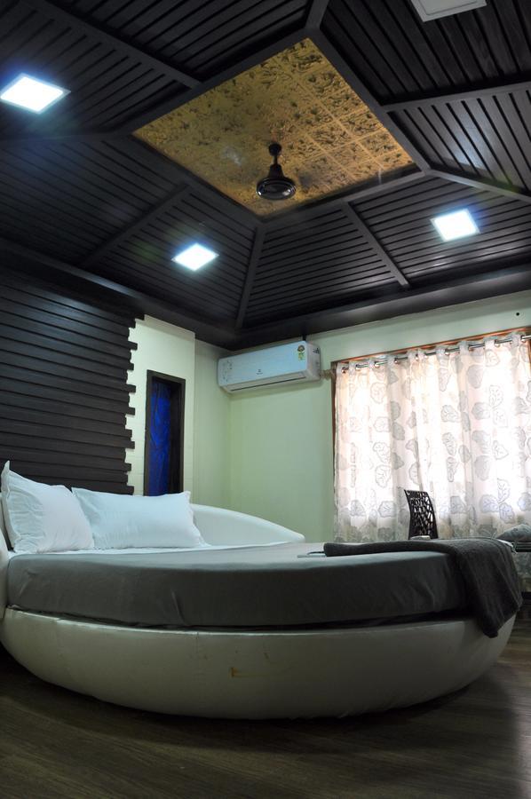 Hotel Anandhiram Heritage Karaikal Esterno foto