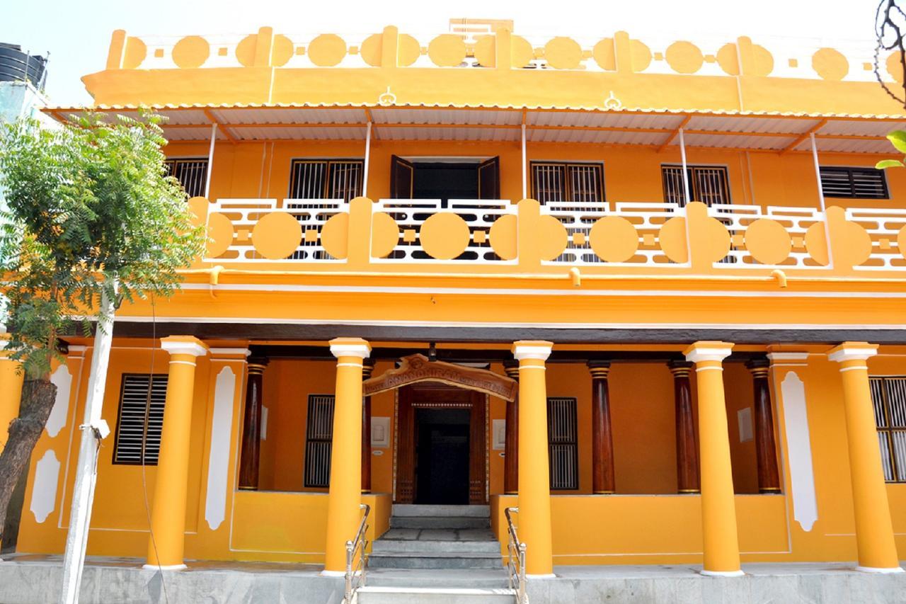 Hotel Anandhiram Heritage Karaikal Esterno foto