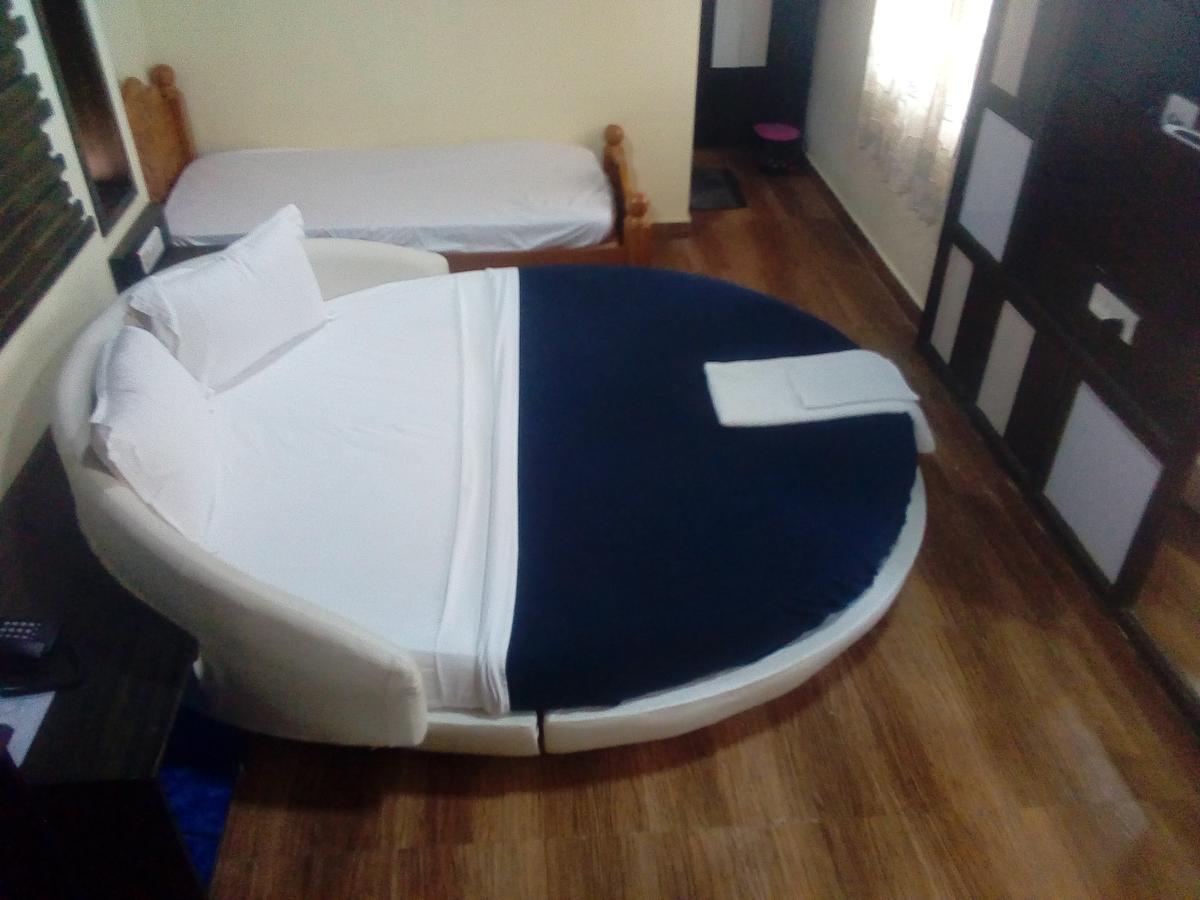 Hotel Anandhiram Heritage Karaikal Esterno foto